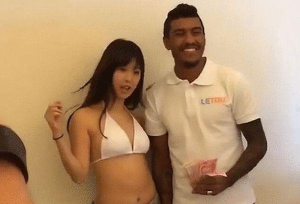 帅哥伊斯买裤衩
