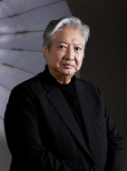 少妇脱了内裤让我添